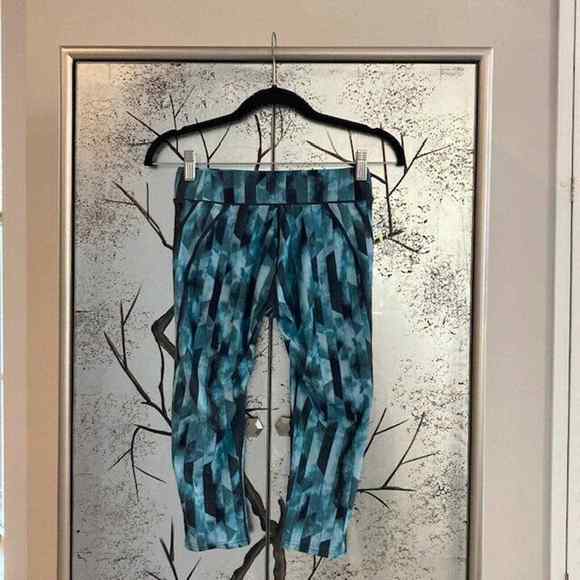 Reebok $100 XS Lot Set Gray Green Print Solid Mesh Cropped Leggings Active Pants - Picture 5 of 12